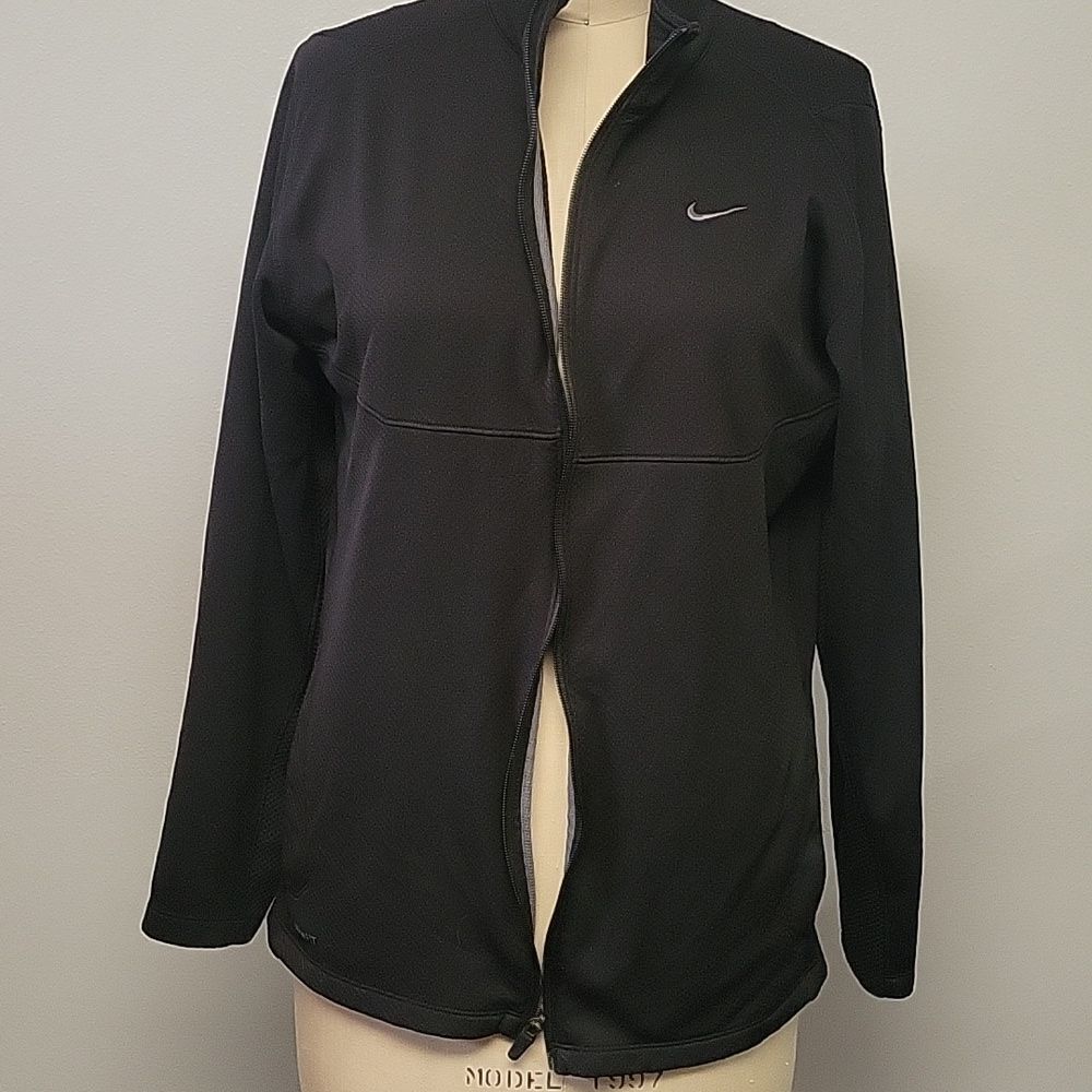Nike Fit Dry jacket with front pockets, Size L